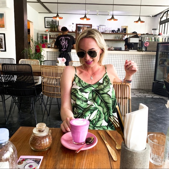 Meet your Posher, Liz - Picture 4 of 7